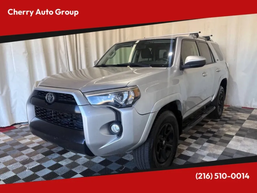 2016 Toyota 4Runner SR5 photo 1