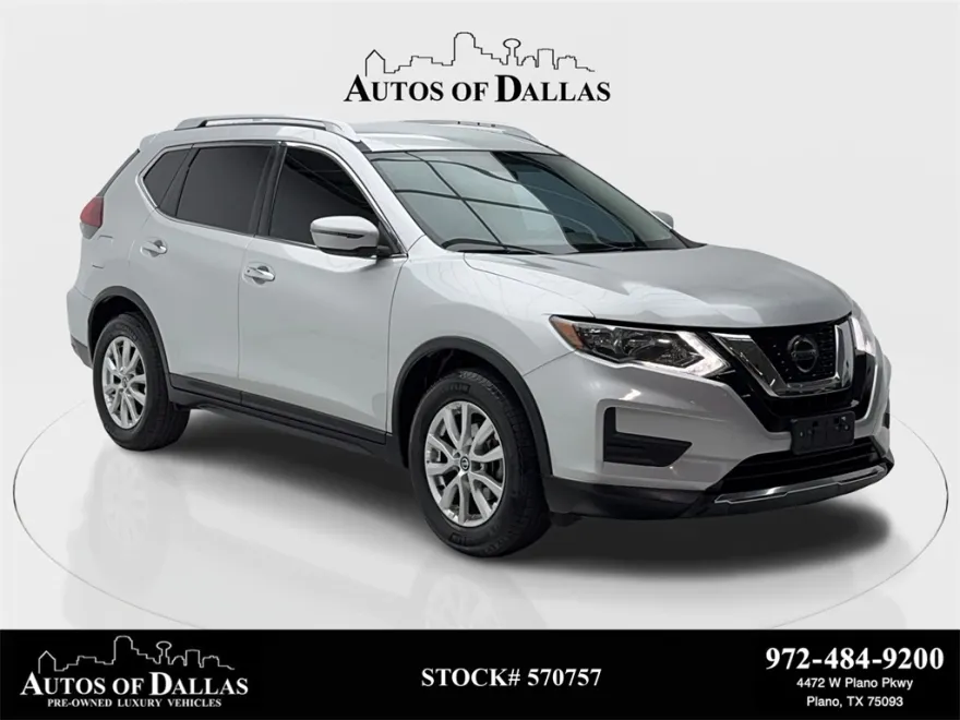 2018 Nissan Rogue SV photo 1