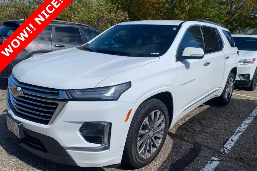 2022 Chevrolet Traverse Premier photo 1