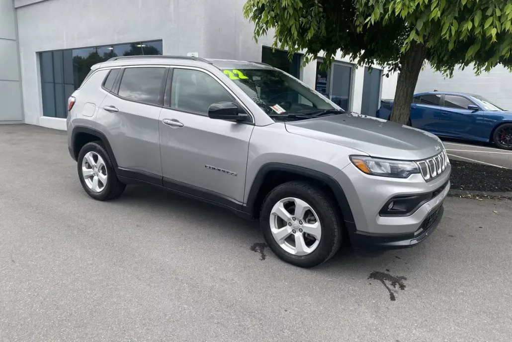 2022 Jeep Compass Latitude photo 1
