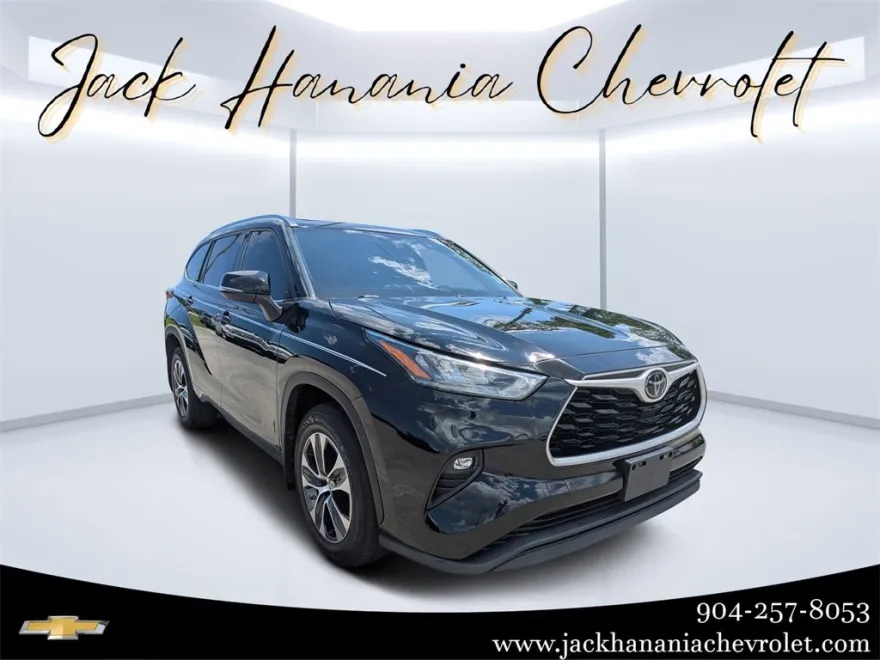 2020 Toyota Highlander XLE photo 1
