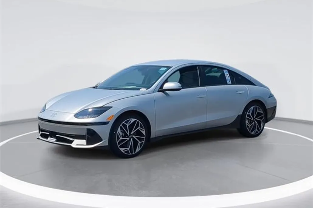 2025 Hyundai Ioniq 6 SEL photo 1