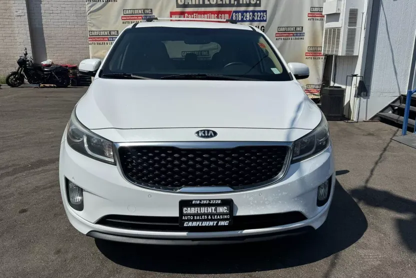 2017 Kia Sedona EX photo 1