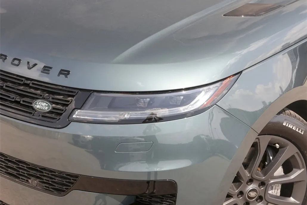 2025 Land Rover Range Rover Sport SE photo 1