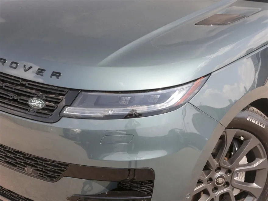 2025 Land Rover Range Rover Sport SE photo 1