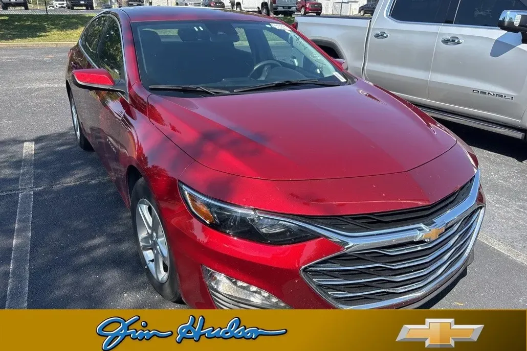2024 Chevrolet Malibu 1LT photo 1