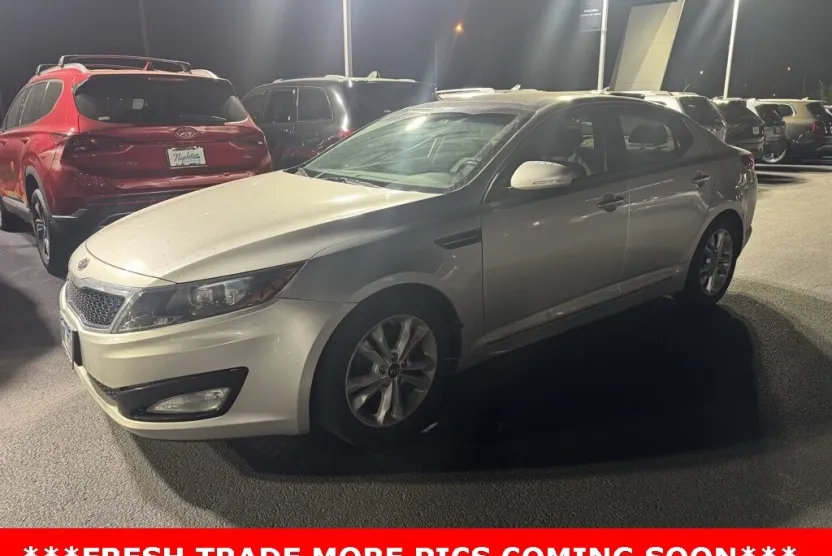 2011 Kia Optima EX photo 1