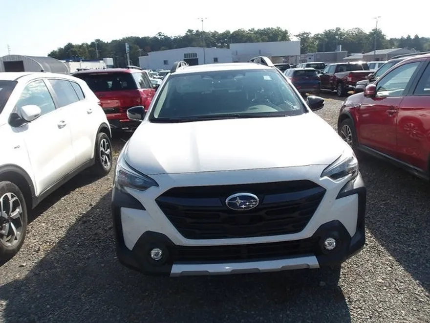 2023 Subaru Outback Limited photo 1