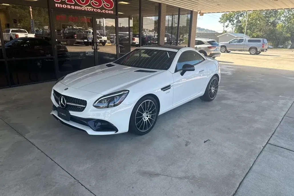 2017 Mercedes Benz SLC 43 AMG photo 1