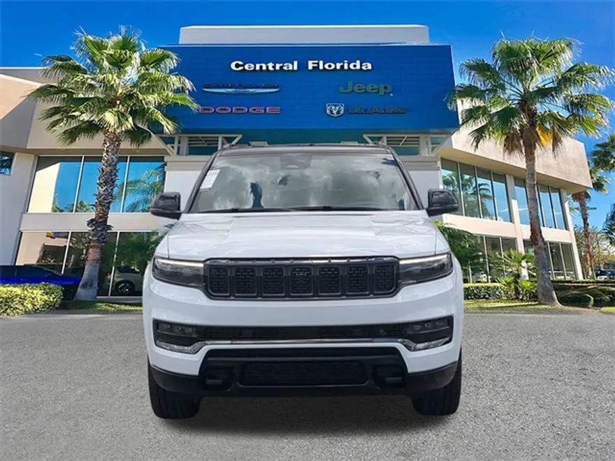 2025 Jeep Grand Wagoneer III photo 1
