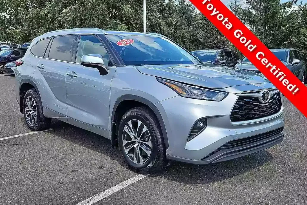 2021 Toyota Highlander XLE photo 1