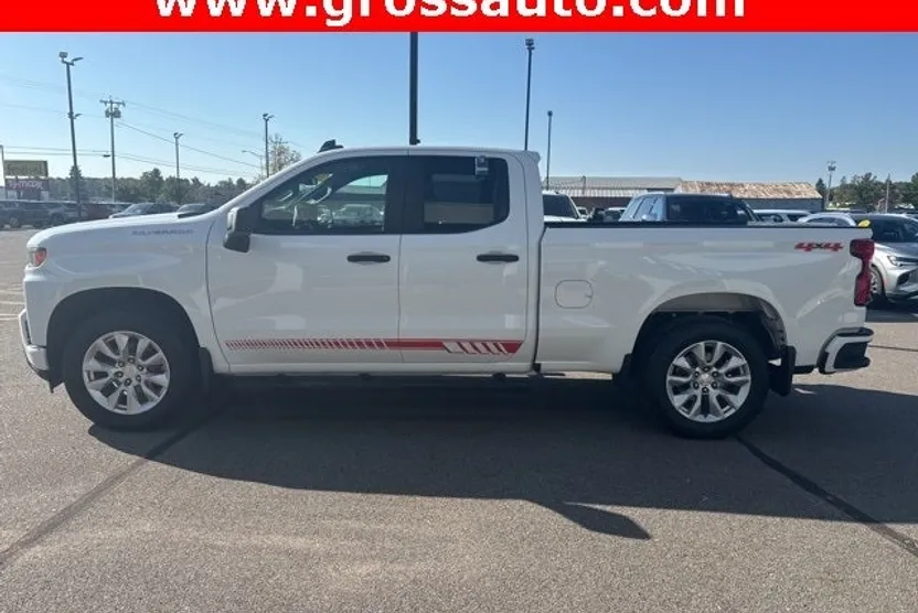 2022 Chevrolet Silverado 1500 Custom photo 1