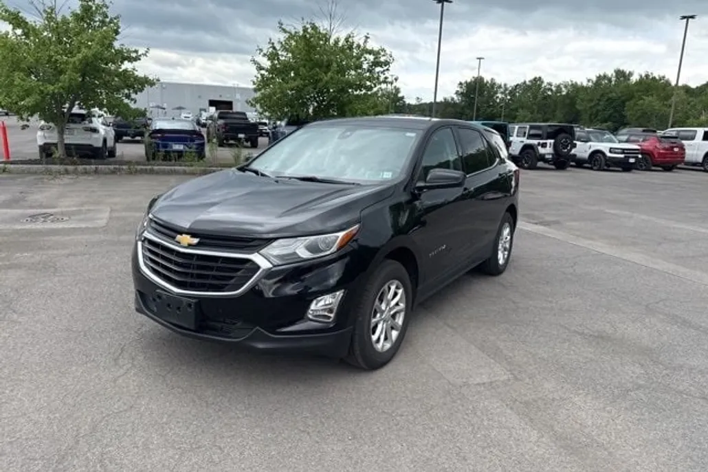 2020 Chevrolet Equinox LT photo 1