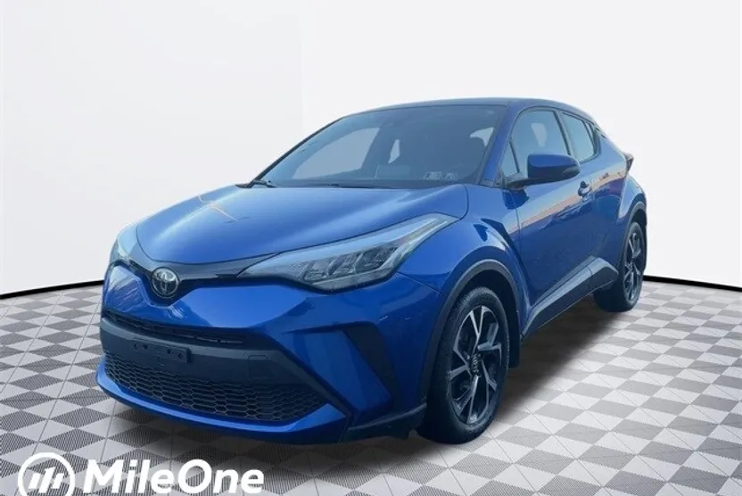 2021 Toyota C-HR XLE photo 1