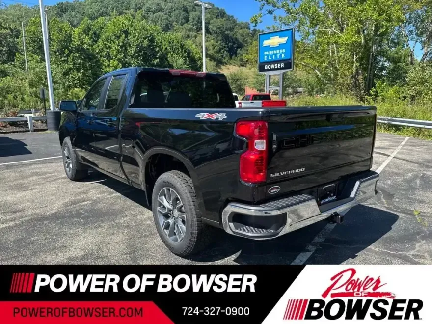 2026 Chevrolet Silverado 1500 LT photo 1