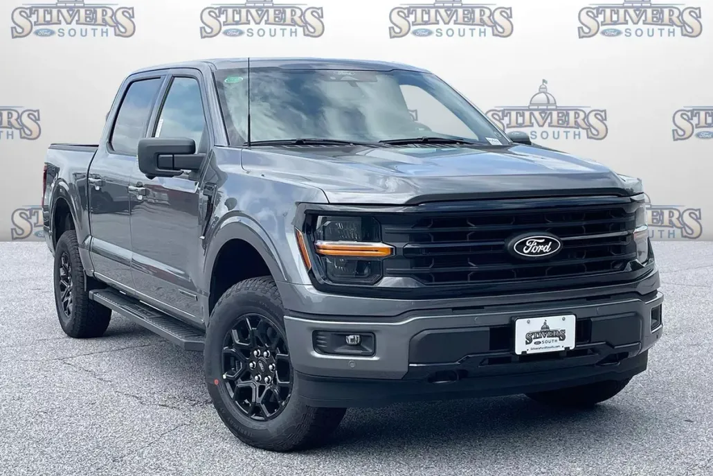 2025 Ford F-150 XLT photo 1