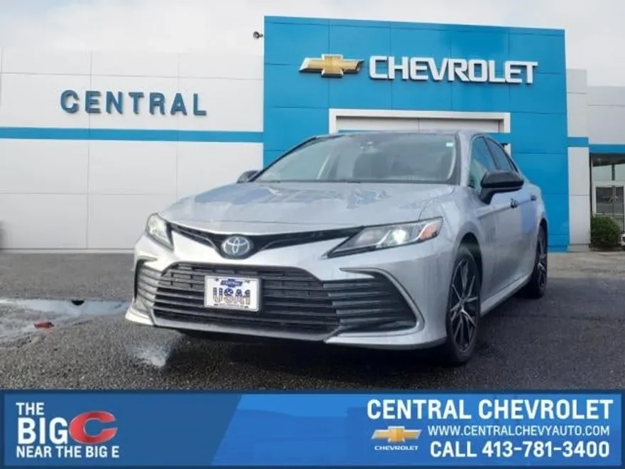 2022 Toyota Camry Hybrid LE photo 1