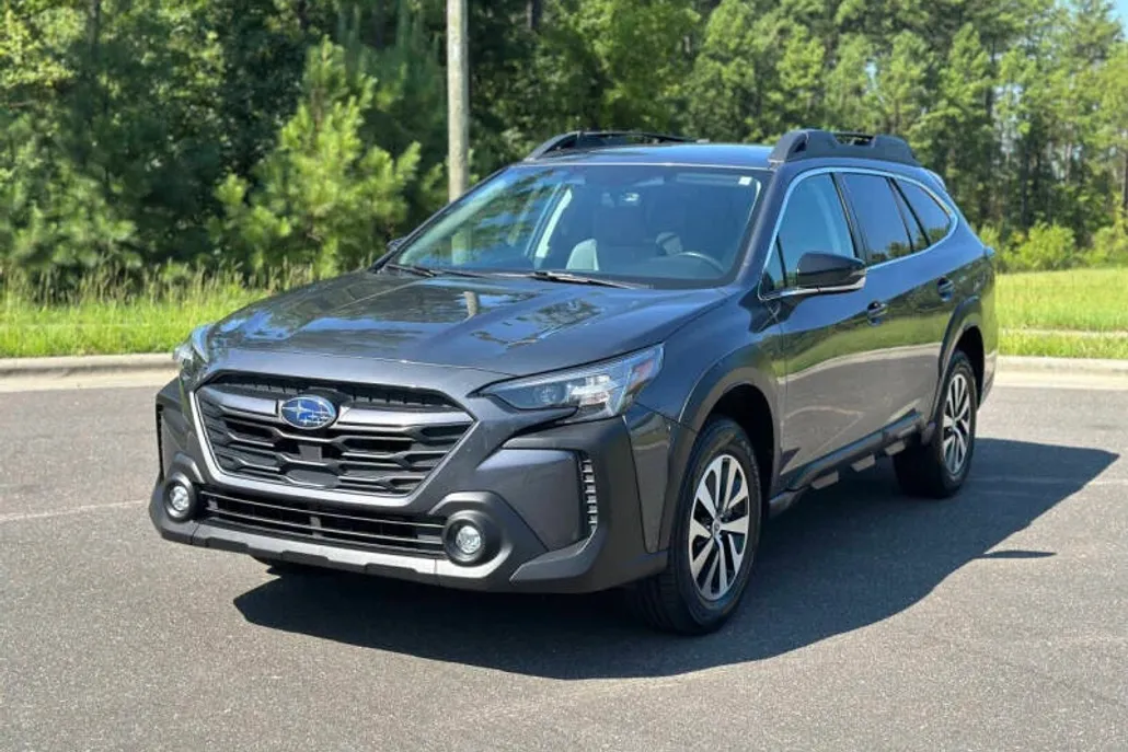 2023 Subaru Outback Premium photo 1
