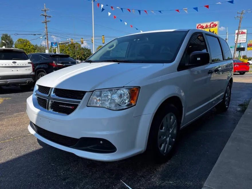 2019 Dodge Grand Caravan SE photo 1