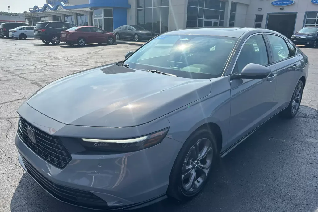 2023 Honda Accord Hybrid EX-L photo 1