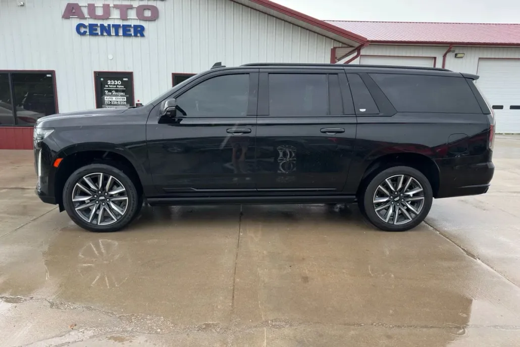 2021 Cadillac Escalade ESV Sport photo 1