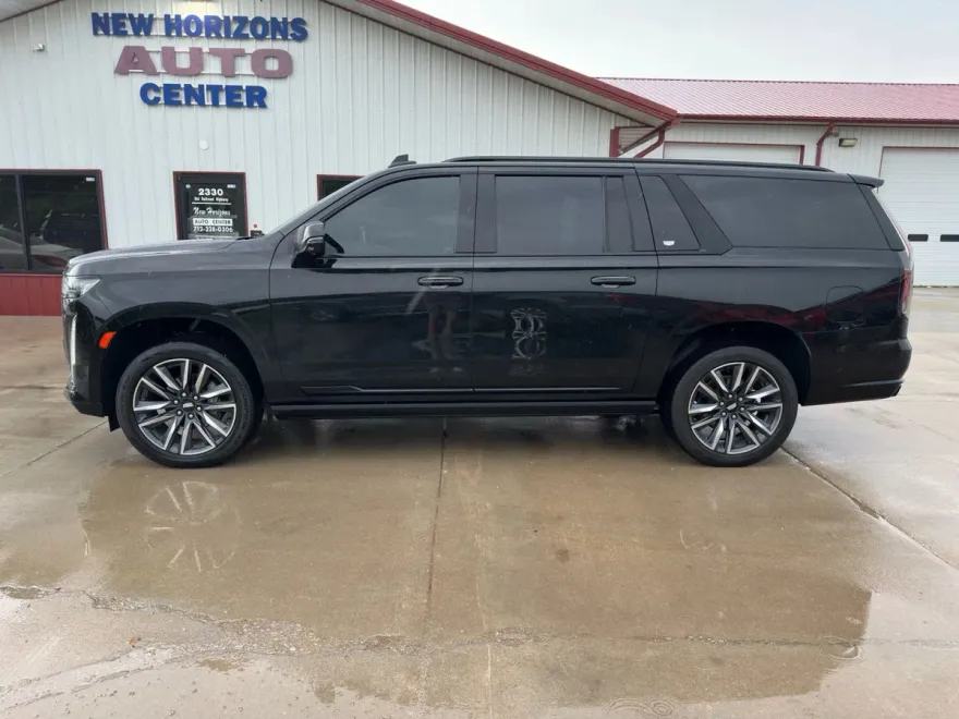 2021 Cadillac Escalade ESV Sport photo 1