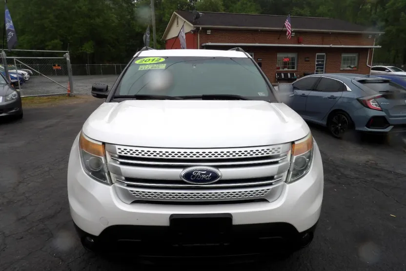 2012 Ford Explorer XLT photo 1