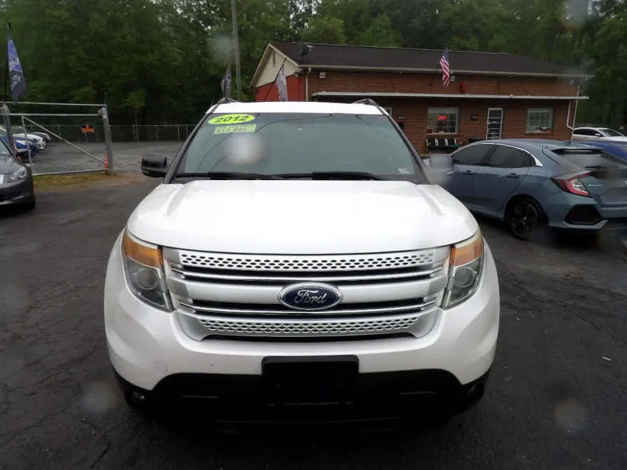 2012 Ford Explorer XLT photo 1