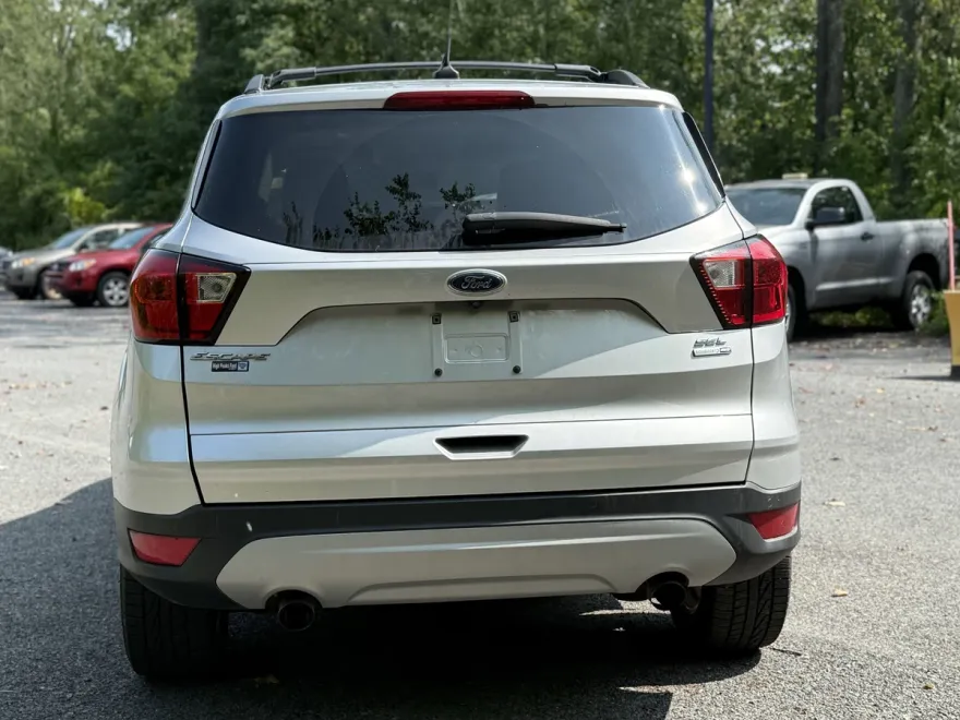 2019 Ford Escape SEL photo 1