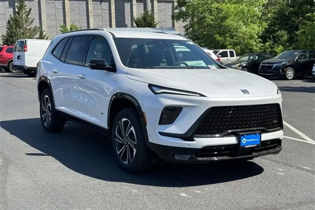 2025 Buick Enclave Sport Touring photo 1