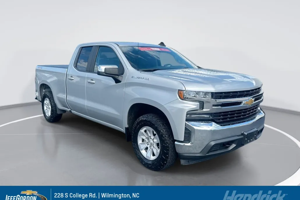 2020 Chevrolet Silverado LT photo 1