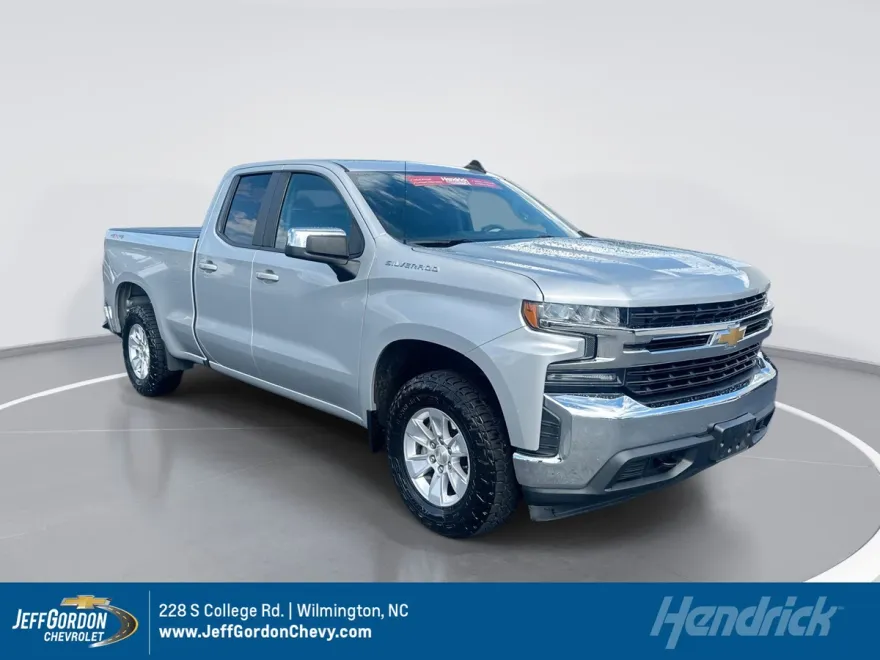 2020 Chevrolet Silverado LT photo 1