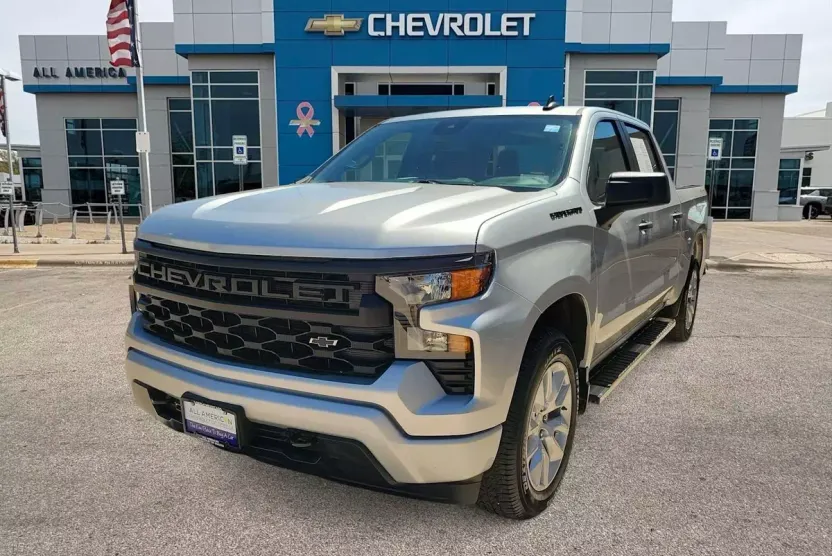 2022 Chevrolet Silverado 1500 Custom photo 1