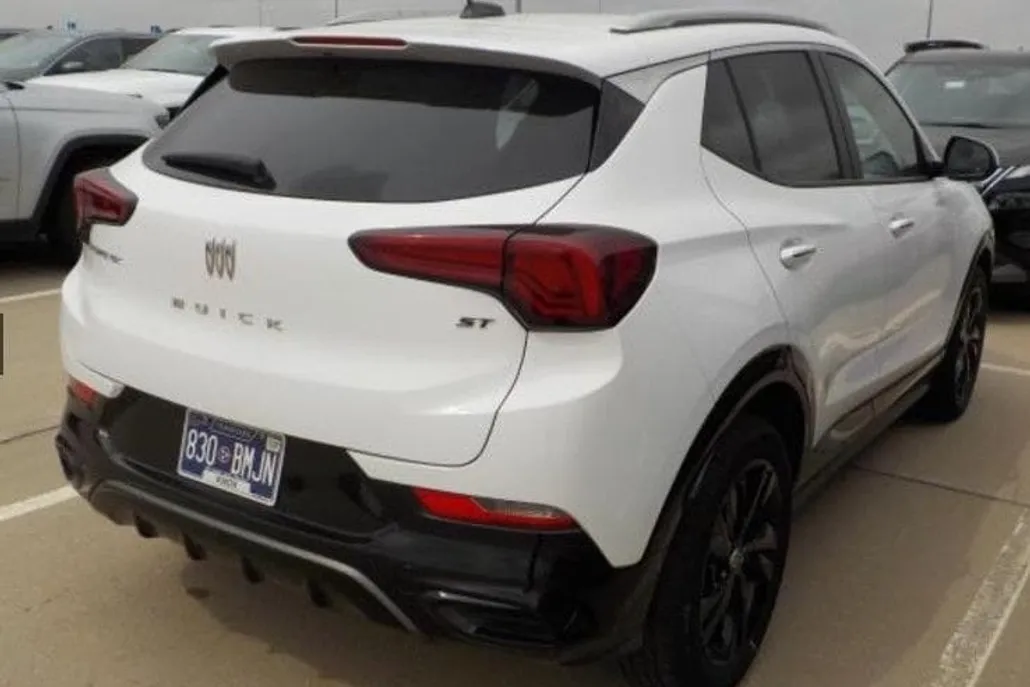 2024 Buick Encore GX Sport Touring photo 1