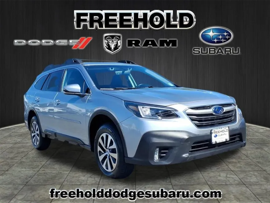 2020 Subaru Outback Premium photo 1