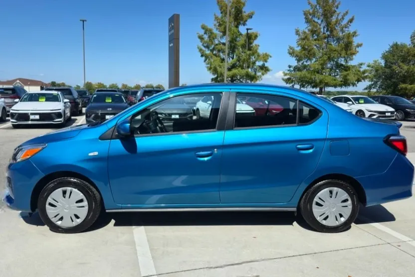 2024 Mitsubishi Mirage G4 LE photo 1