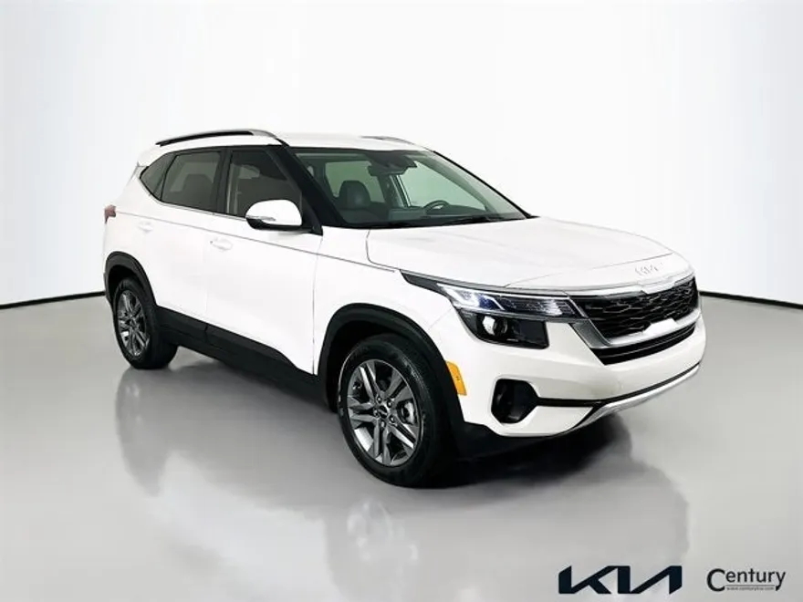 2023 Kia Seltos S photo 1