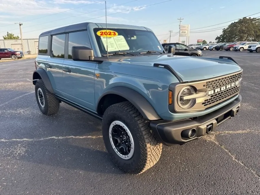 2023 Ford Bronco Badlands photo 1