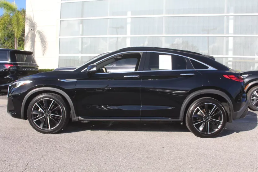 2022 Infiniti QX55 Essential photo 1
