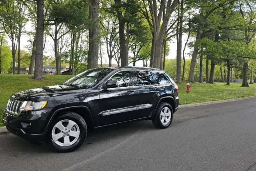 2013 Jeep Grand Cherokee Laredo photo 1