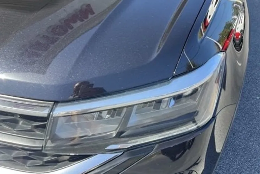 2024 Volkswagen Taos SE photo 1