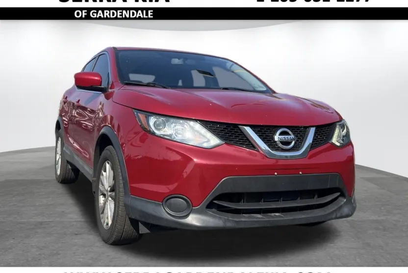 2017 Nissan Rogue Sport S photo 1