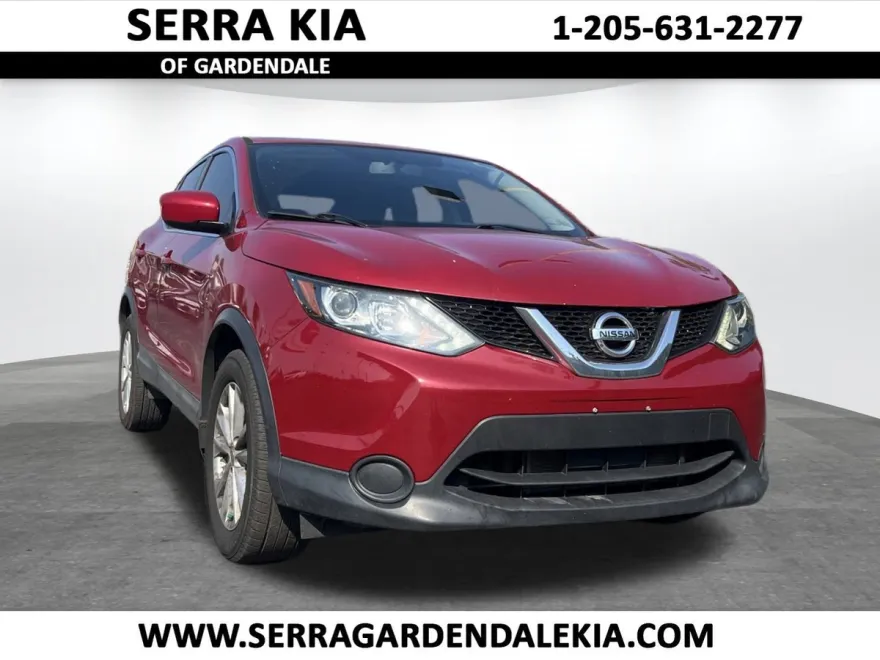 2017 Nissan Rogue Sport S photo 1