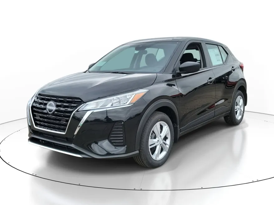 2025 Nissan Kicks Play S photo 1