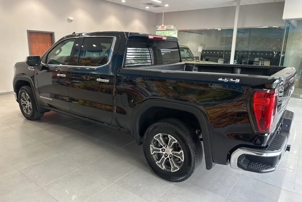 2024 Gmc Sierra 1500 SLT photo 1