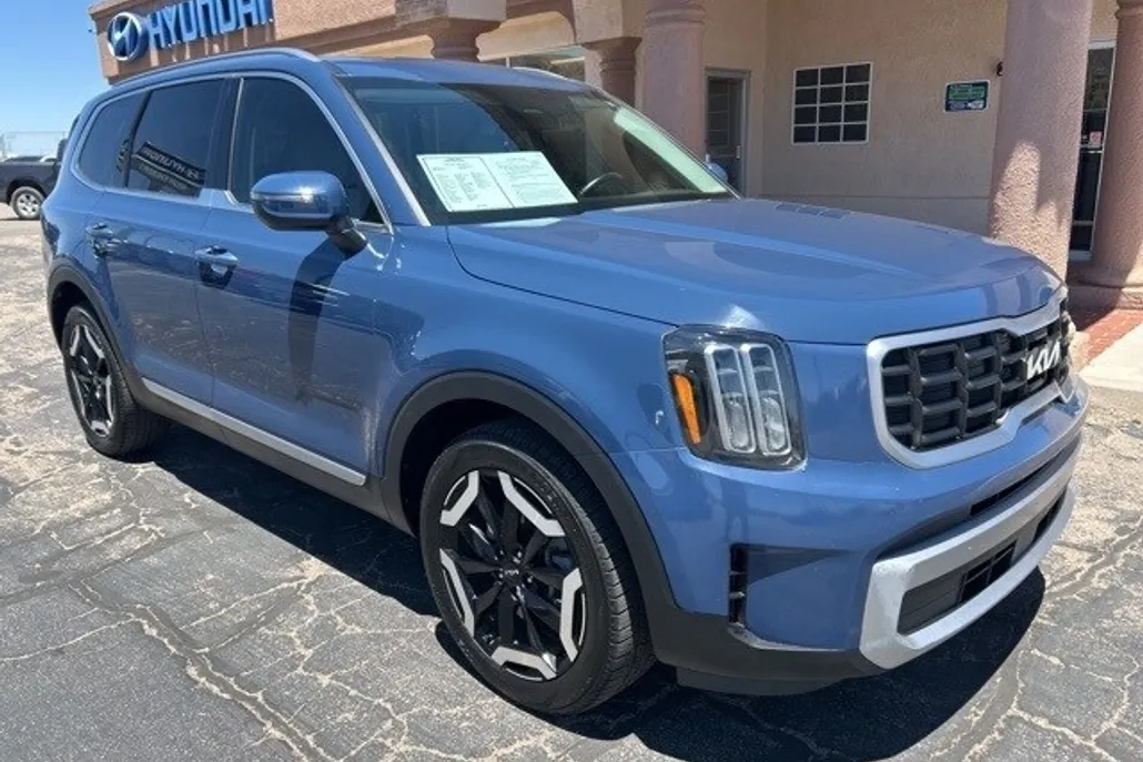 2023 Kia Telluride S photo 1