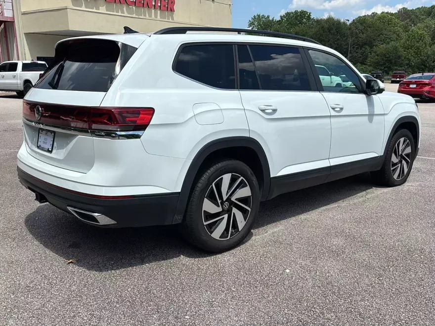 2024 Volkswagen Atlas SE Technology photo 1