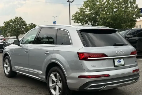 2022 Audi Q7 45 Premium Plus photo 3