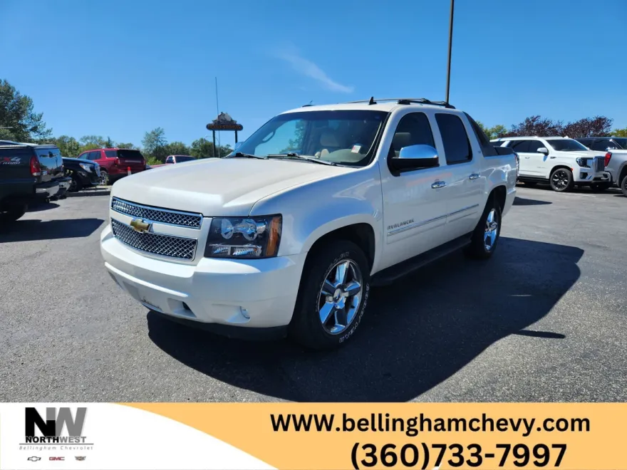 2011 Chevrolet Avalanche LTZ photo 1