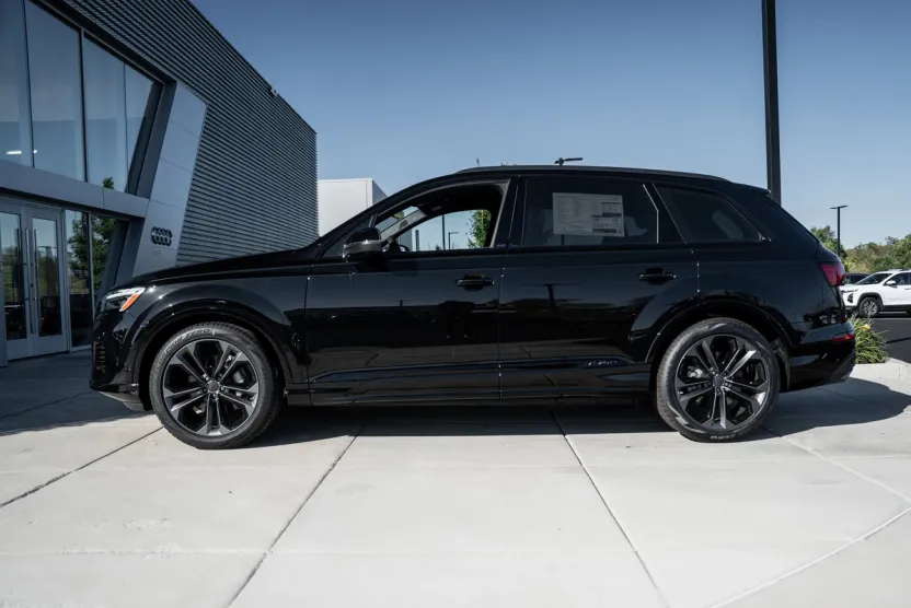 2026 Audi Q7 Premium Plus photo 1